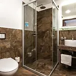 Adoryal 4*