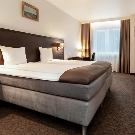 Hotell Adoryal 4*