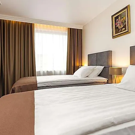 Hotel Adoryal 4*