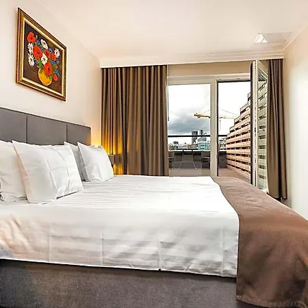 Hotel Adoryal 4*