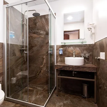 Adoryal Otel 4*